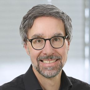 Porträtfoto von Professor Doktor Michael Platten