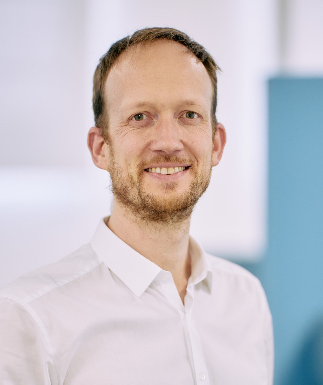 Portr&auml;tfoto von Professor Doktor Tobias Hauser